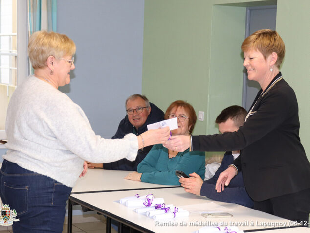 Actu-Facebook251210-Médaillés-Travail-251206-04
