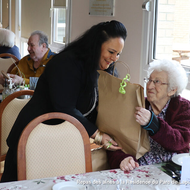 Actu-Facebook260530-Repas-Aînés-260514-29Résidence-Parc-FPA