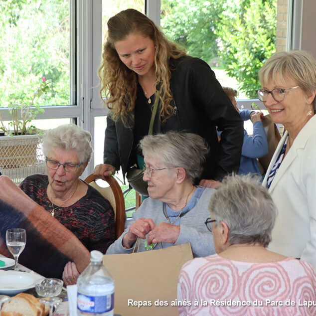 Actu-Facebook260530-Repas-Aînés-260514-30Résidence-Parc-FPA