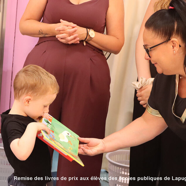 Actu-Facebook260709-10-260630-Ecole-Livres