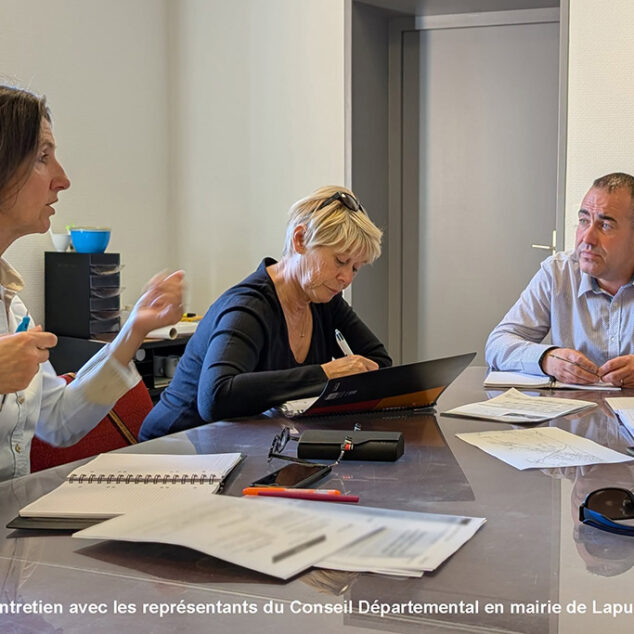Actu-Facebook260930-02-Réunion-Département-260522