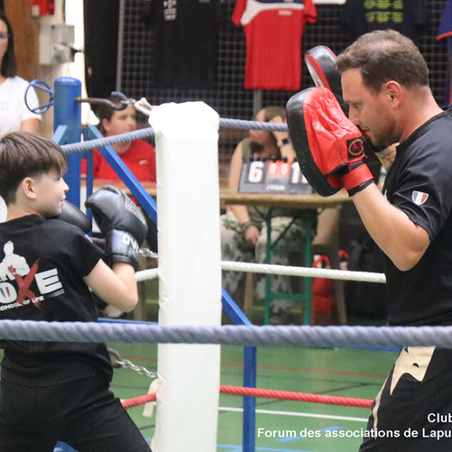 Actu-Facebook261004-Forum-Associations-260829-03-Boxe-Full-Contact