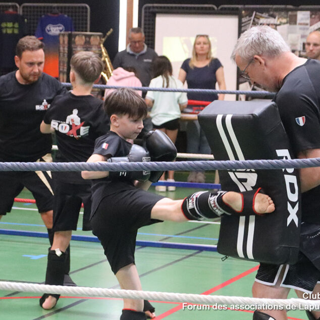 Actu-Facebook261004-Forum-Associations-260829-04-Boxe-Full-Contact