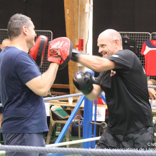 Actu-Facebook261004-Forum-Associations-260829-09-Boxe-Full-Contact