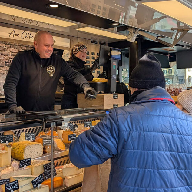 Actu-Facebook261009-Marché-Hebdomadaire-01-Fromager