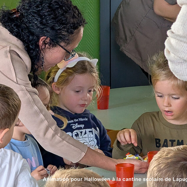 Actu-Facebook261017-Halloween-Cantine-261023-06